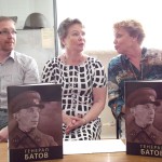 Наталья Павловна (в центре) и Елена Павловна на презентации книги о генерале Батове